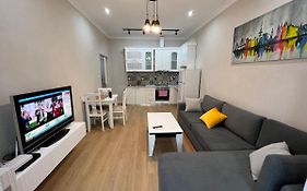 Leti Apartaments 21 Dhjetori Sc
