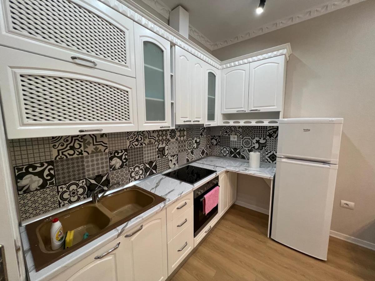 Leti Apartaments 21 Dhjetori Sc Tirana Esterno foto